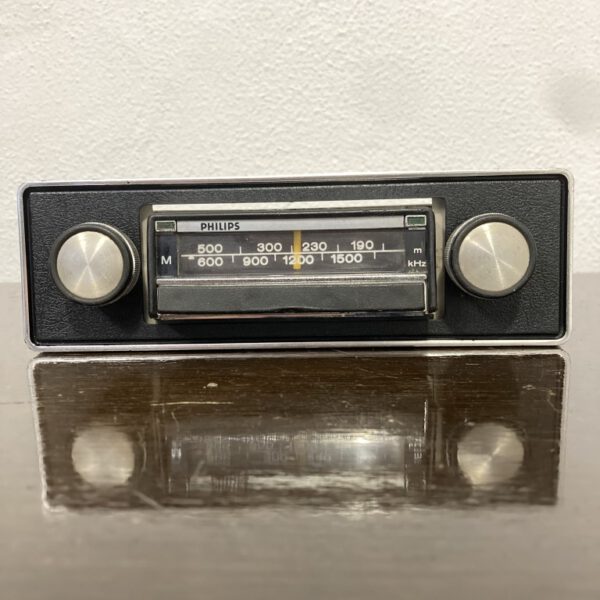 Bluetooth modified Philips 22RN216 perfect for your ’60s or ’70s classic