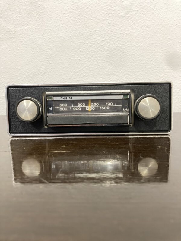 Bluetooth modified Philips 22RN216 perfect for your ’60s or ’70s classic